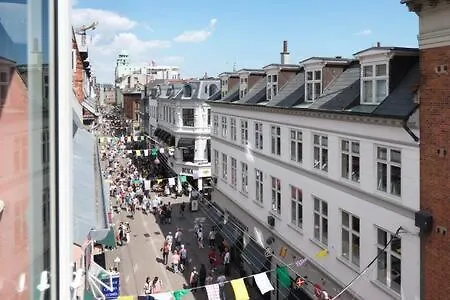Daire With Private Balcony In *