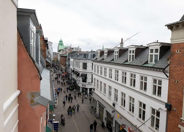 With Private Balcony In Apartmán