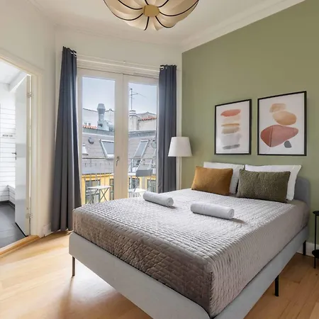 아파트 With Private Balcony In